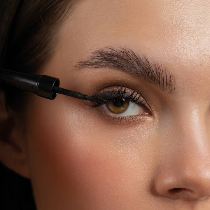 خط چشم کوزهای ماژیکی پیپا آو لاندن شماره 703