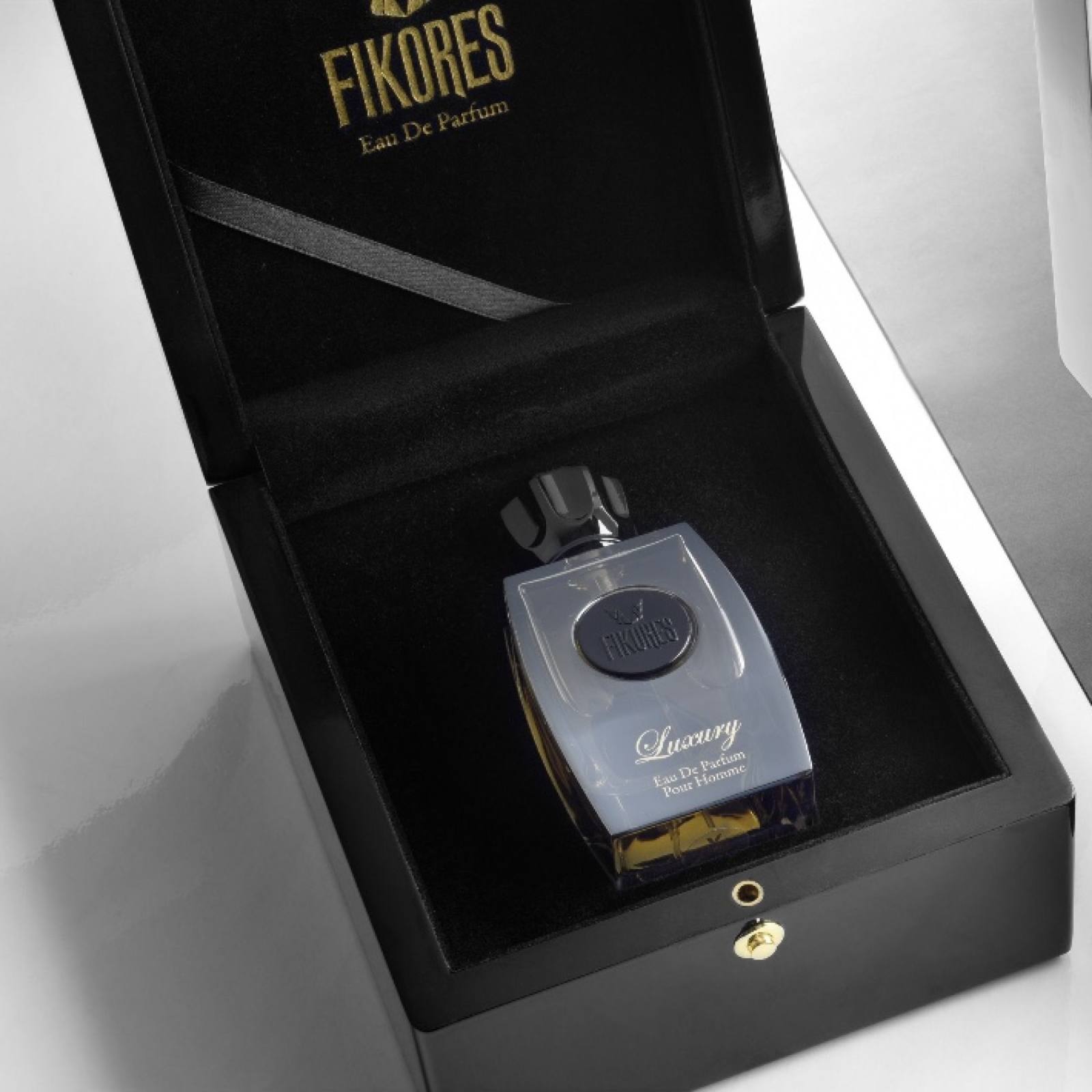 ادو پرفیوم مردانه فیکورس مدل Luxury black