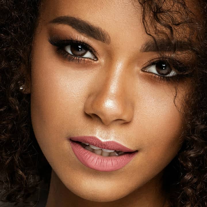 رژ لب جامد پیپا آو لاندن شماره ۴۲۵ - تصویر 3